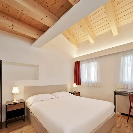 Crocevia - Carsica Contemporanea 4*